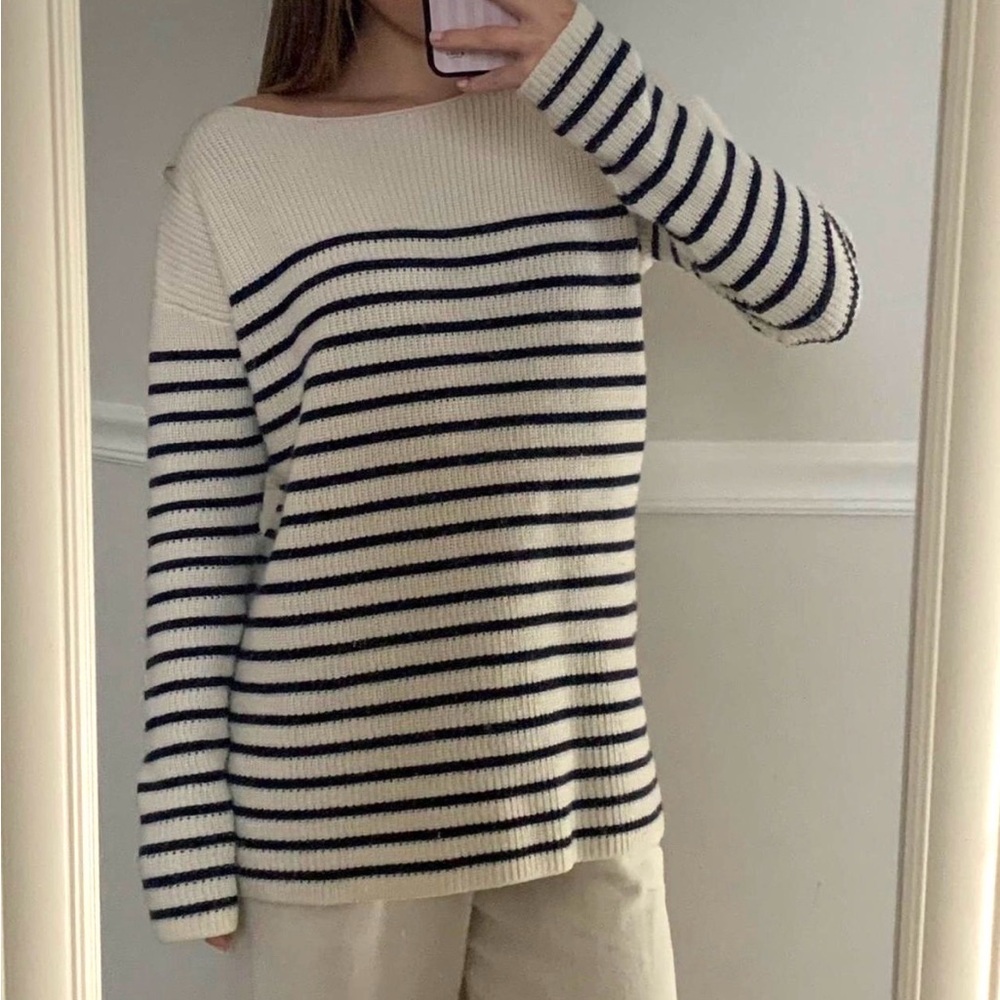 GAP Women's Cream and dark navy blue  Striped Ribbed Boatneck Sweater